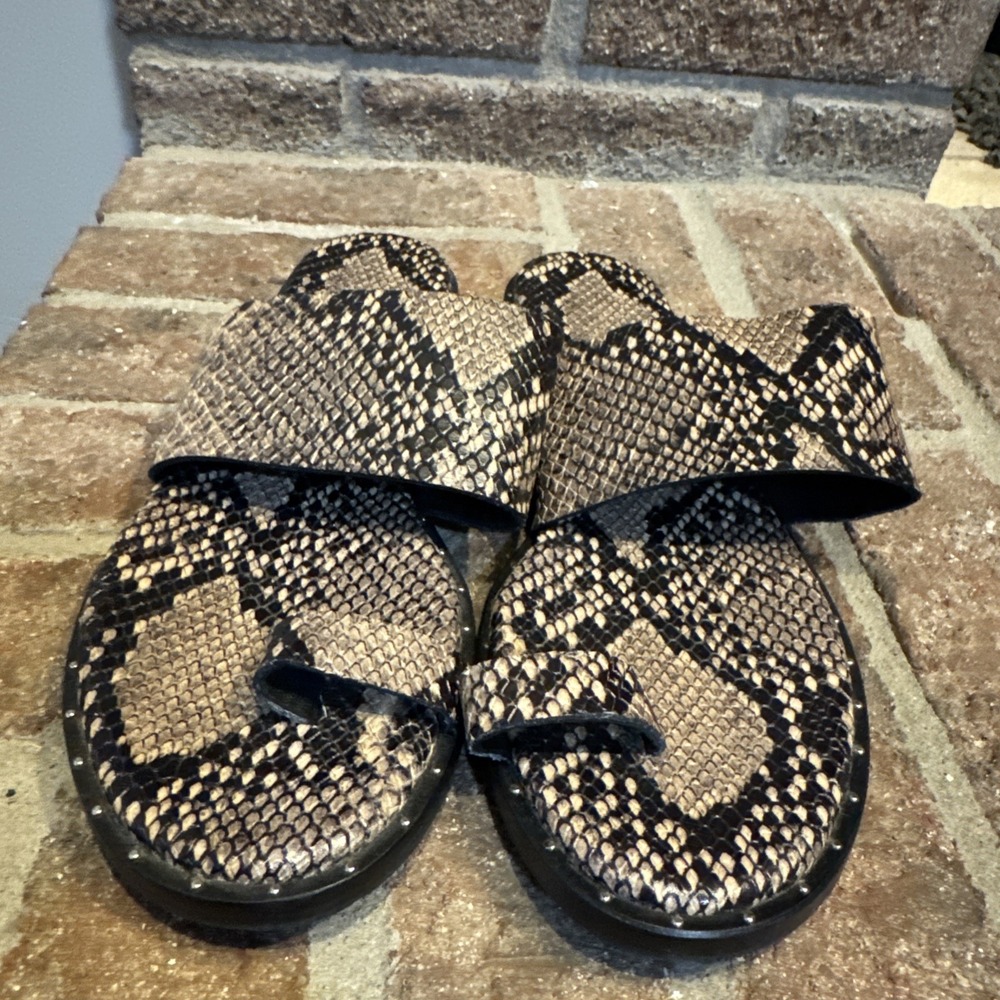 Freda Salvador Womens Snake Print Slide Sandals Toe Loop Size 6.5 #663